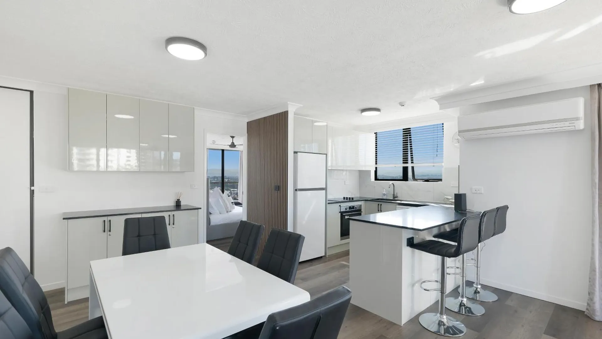 Surfers Paradise Entire Apartment ゴールドコースト